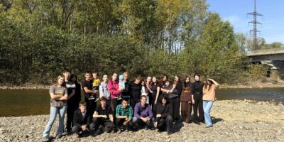 В преддверии Всемирного дня туризма студенты групп ЛКК-36 и ОПИ-23 отправились покорять природу! 